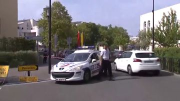 Un muerto y dos heridos en un ataque con cuchillo cerca de París