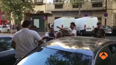 Cinco detenidos tras una pelea en Sevilla motivada por una presunta estafa Cinco detenidos tras una pelea en Sevilla motivada por una presunta estafa