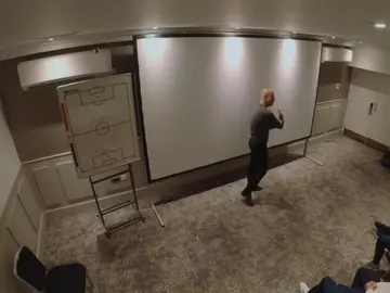 El discurso de Guardiola aludiendo a su "pequeño país" con corte de mangas incluido El discurso de Guardiola aludiendo a su "pequeño país" con corte de mangas incluido