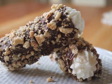 ¡Al rico canoli de chocolate, Oreo y nata! ¡Al rico canoli de chocolate, Oreo y nata!