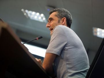 Ernesto Valverde responde a las preguntas de los medios de comunicación