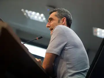 Ernesto Valverde responde a las preguntas de los medios de comunicación Ernesto Valverde responde a las preguntas de los medios de comunicación