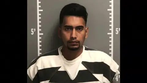 El asesinato de una joven en Iowa por un hombre indocumentado está siendo utilizado a debate sobre la inmigración El asesinato de una joven en Iowa por un hombre indocumentado está siendo utilizado a debate sobre la inmigración