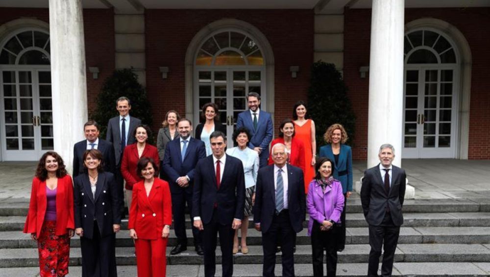 Noticias Fin de Semana (25-08-18) Sánchez reúne a sus ministros para analizar el nuevo curso político y las estrategias de futuro