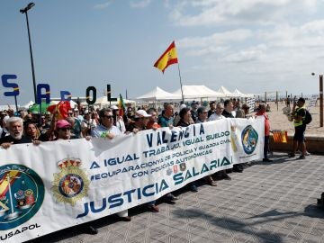 Manifestación por la equiparación salarial