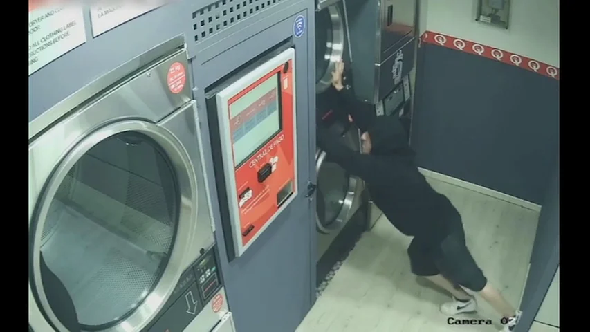 Detienen a un ladrón con 50 antecedentes que robó en 65 auto-lavanderías en dos años Detienen a un ladrón con 50 antecedentes que robó en 65 auto-lavanderías en dos años