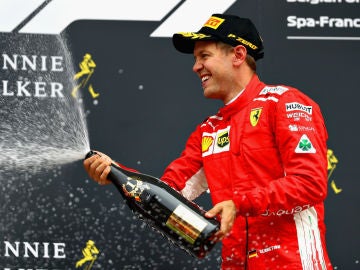 Vettel celebra la victoria en Spa