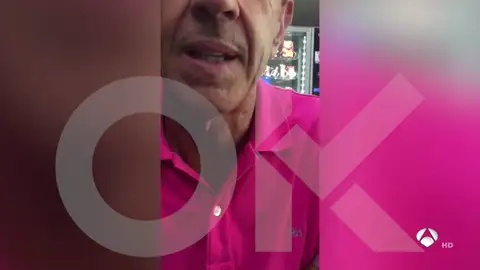El marido de la mujer agredida por retirar lazos amarillos: "Intenté levantar al tío de encima de mi mujer y él seguía pegándole puñetazos" El marido de la mujer agredida por retirar lazos amarillos: "Intenté levantar al tío de encima de mi mujer y él seguía pegándole puñetazos"