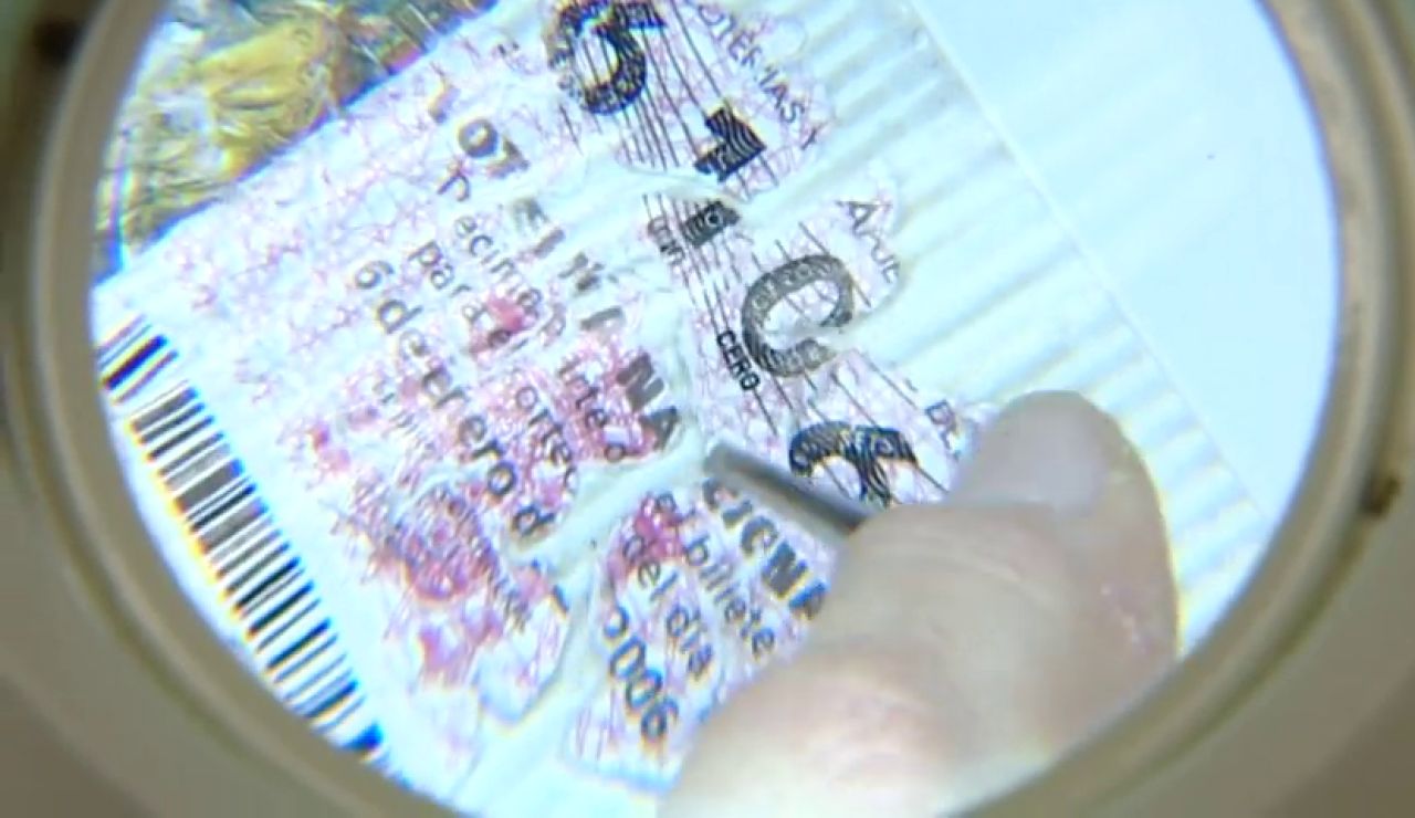 Cómo comprobar si tu décimo de Lotería de Navidad es falso Cómo comprobar si tu décimo de Lotería de Navidad es falso