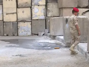 Detenido un hombre por lanzar explosivos cerca de la embajada de Estados Unidos en El Cairo Detenido un hombre por lanzar explosivos cerca de la embajada de Estados Unidos en El Cairo