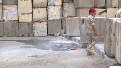 Detenido un hombre por lanzar explosivos cerca de la embajada de Estados Unidos en El Cairo Detenido un hombre por lanzar explosivos cerca de la embajada de Estados Unidos en El Cairo