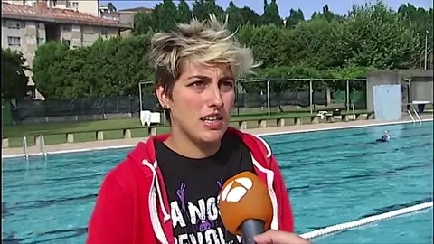 Expulsan de una piscina a una mujer en topless por "cuestiones de higiene" Expulsan de una piscina a una mujer en topless por "cuestiones de higiene"