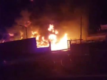 Se declara un incendio en una fábrica de Alginet, en Valencia