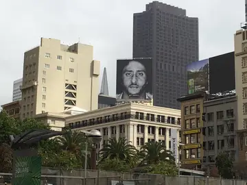 El anuncio de Colin Kaepernick, expuesto en San Francisco El anuncio de Colin Kaepernick, expuesto en San Francisco