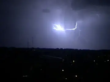 Agosto ha sido el mes con más rayos y tormentas en lo va de siglo con 776.000 descargas Agosto ha sido el mes con más rayos y tormentas en lo va de siglo con 776.000 descargas