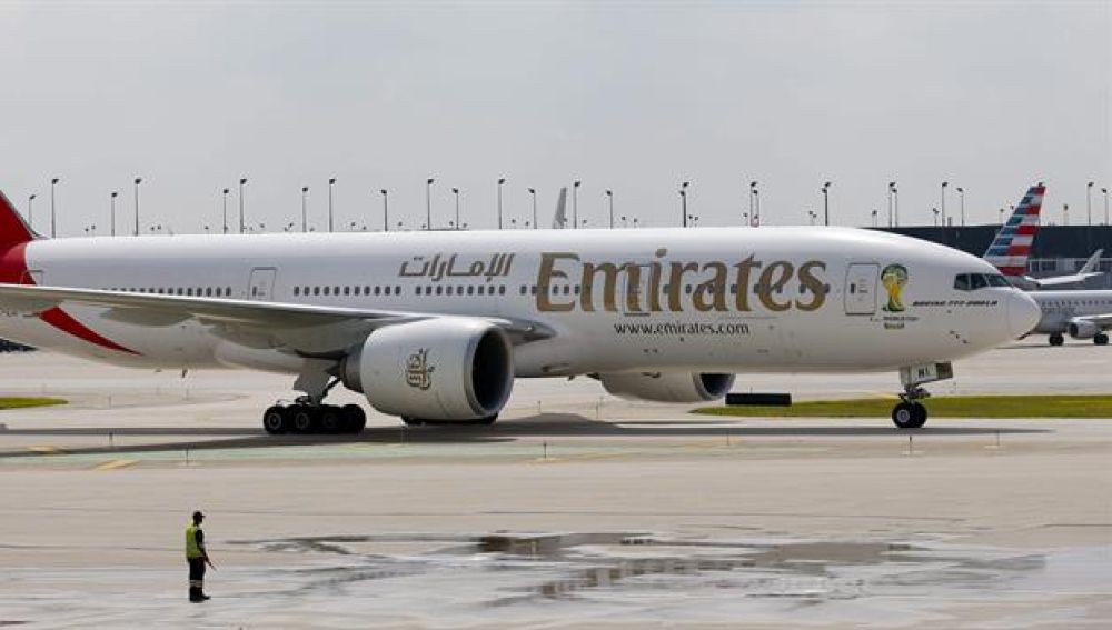 El vuelo, de la compañía Emirates, aterrizó en Nueva York alrededor de las 9.10 hora local (13.10 GMT) con unas 500 personas a bordo