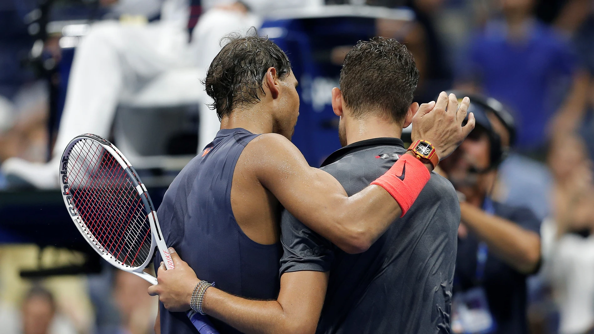 Nadal abraza a Thiem tras su partido en el US Open Nadal abraza a Thiem tras su partido en el US Open