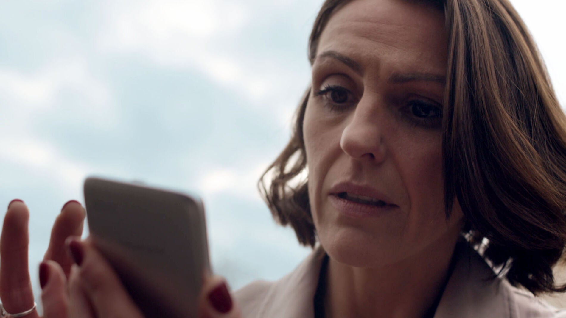 Gemma encuentra la pista definitiva en el coche de Simon