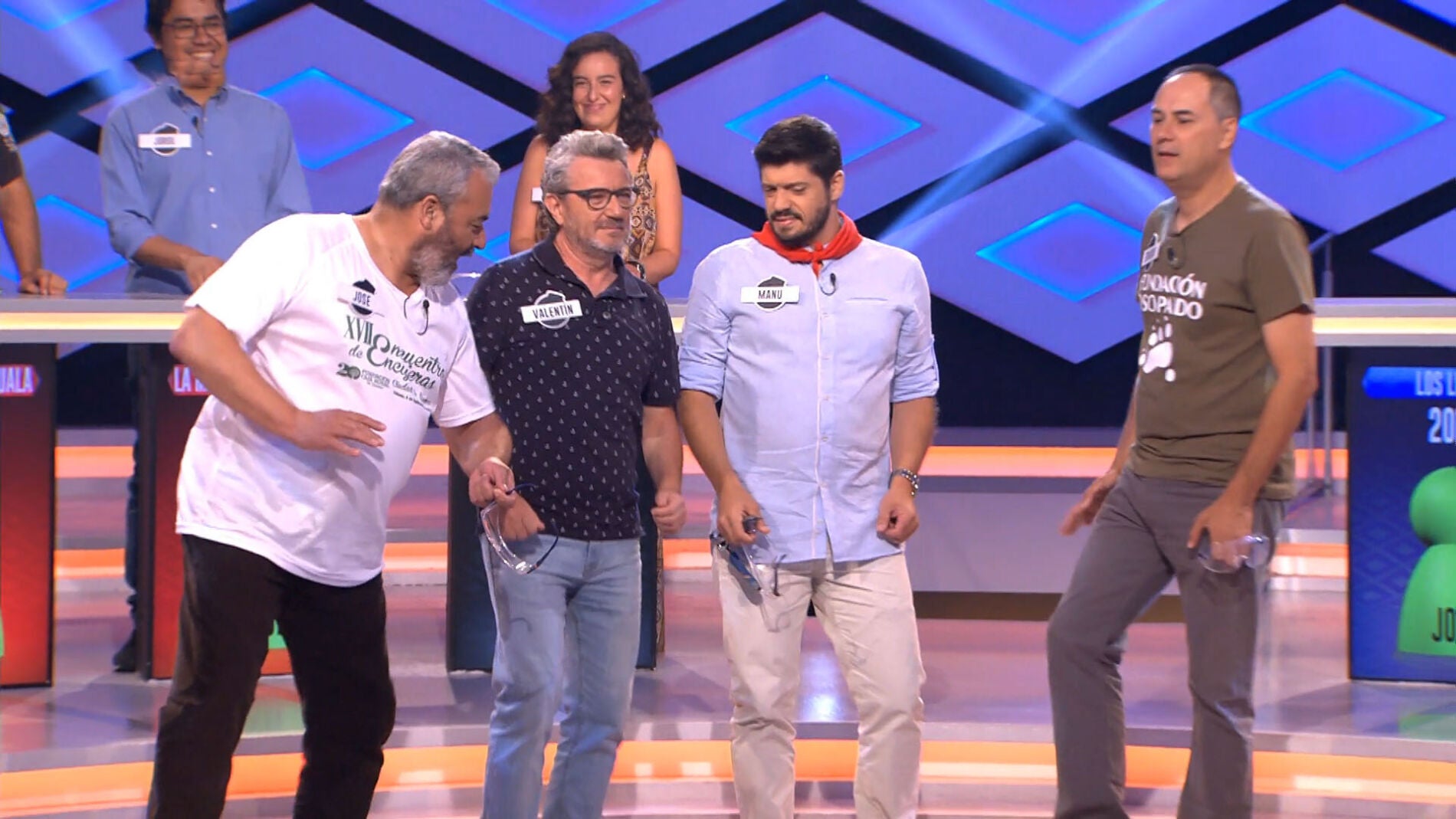 El himno feminista 'Respect' hace que 'Los Lobos' desactiven sin dudar la primera bomba 