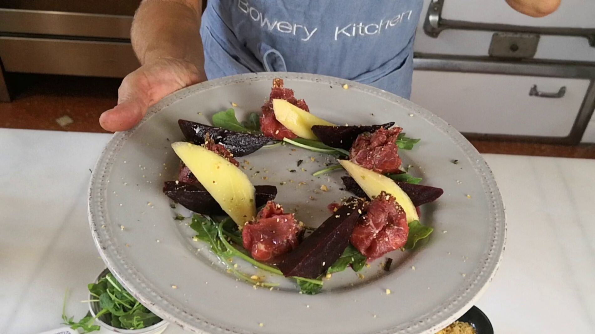 Saquitos de carpacho con queso azul