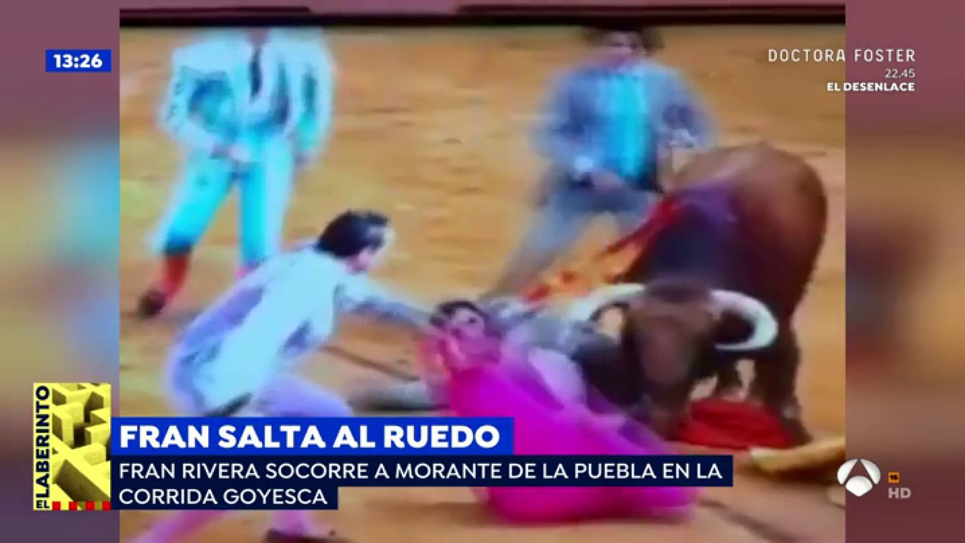 Fran Rivera salta al ruedo desde la grada para auxiliar a Morante de la Puebla en la Goyesca