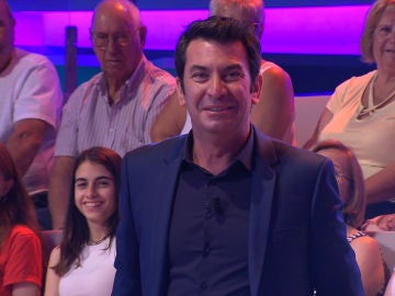 Arturo Valls bromea con la visita de una persona muy importante para él