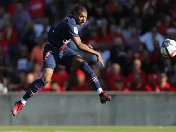 Mbappé en un partido con el PSG Mbappé en un partido con el PSG
