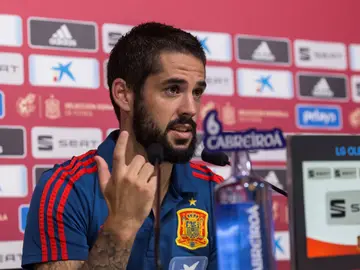 Isco, durante la rueda de prensa Isco, durante la rueda de prensa