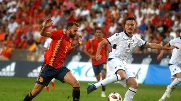 Borja Mayoral pelea un balón en el partido ante Albania
