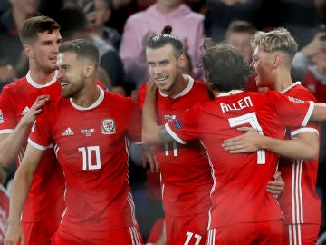 Gareth Bale celebra uno de sus goles con la selección de Gales