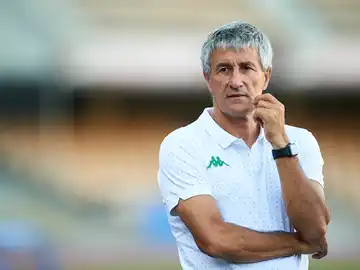 Quique Setién, durante un partido Quique Setién, durante un partido