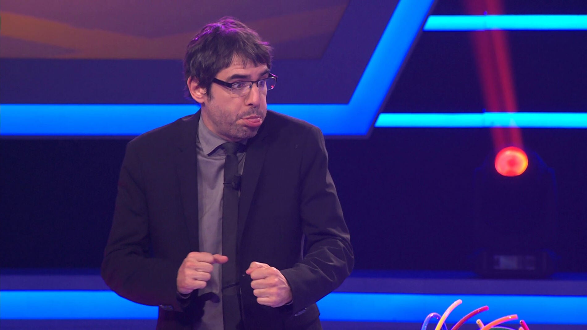 Juanra Bonet: "Ser&iacute;a curioso que el avestruz se defendiese de un peligro tir&aacute;ndose pedos"