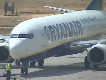 Los tripulantes de cabina de Ryanair se reúnen en Roma para convocar un nuevo calendario de huelgas Los tripulantes de cabina de Ryanair se reúnen en Roma para convocar un nuevo calendario de huelgas