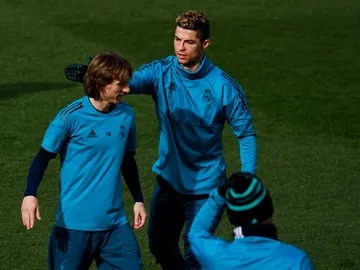 Cristiano Ronaldo y Modric, durante un entrenamiento del Real Madrid Cristiano Ronaldo y Modric, durante un entrenamiento del Real Madrid