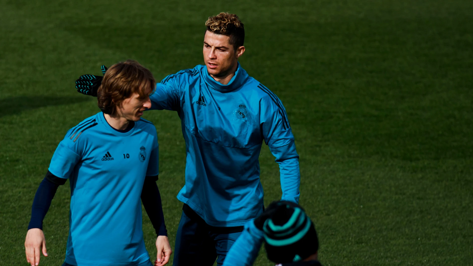 Cristiano Ronaldo y Modric, durante un entrenamiento del Real Madrid Cristiano Ronaldo y Modric, durante un entrenamiento del Real Madrid