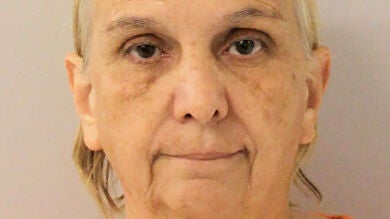 Procesan a la exentrenadora Debbi Van Horn, que trabajó con Larry Nassar, por abusos a menores