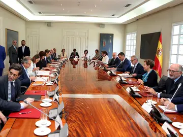 El presidente del Gobierno, Pedro Sánchez, preside la reunión del Patronato de la Fundación Carolina El presidente del Gobierno, Pedro Sánchez, preside la reunión del Patronato de la Fundación Carolina