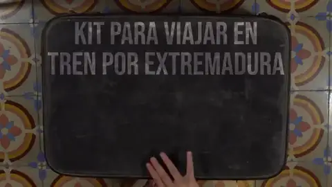 El 'Kit para viajar en tren por Extremadura', el vídeo en el que los extremeños reclaman un tren digno para la región El 'Kit para viajar en tren por Extremadura', el vídeo en el que los extremeños reclaman un tren digno para la región