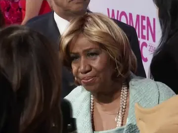 Subastan más de 30 vestidos y accesorios de Aretha Franklin en Nueva York Subastan más de 30 vestidos y accesorios de Aretha Franklin en Nueva York