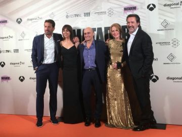 Los protagonistas de 'Matadero' en la premiere del FesTVal de Vitoria
