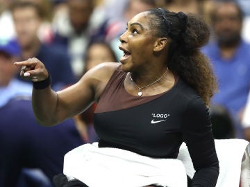 Serena Williams, enfadada con el árbitro