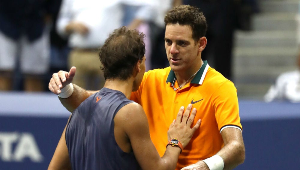 Del Potro saluda a Nadal