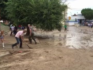 Los vecinos de Cebolla tratan de volver a la normalidad tras la riada