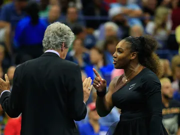 Serena Williams protesta durante la final del US Open Serena Williams protesta durante la final del US Open