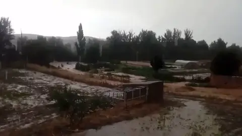 Las intensas lluvias provocan el desbordamiento del río Jalón a su paso por Santa María de Huerta Las intensas lluvias provocan el desbordamiento del río Jalón a su paso por Santa María de Huerta