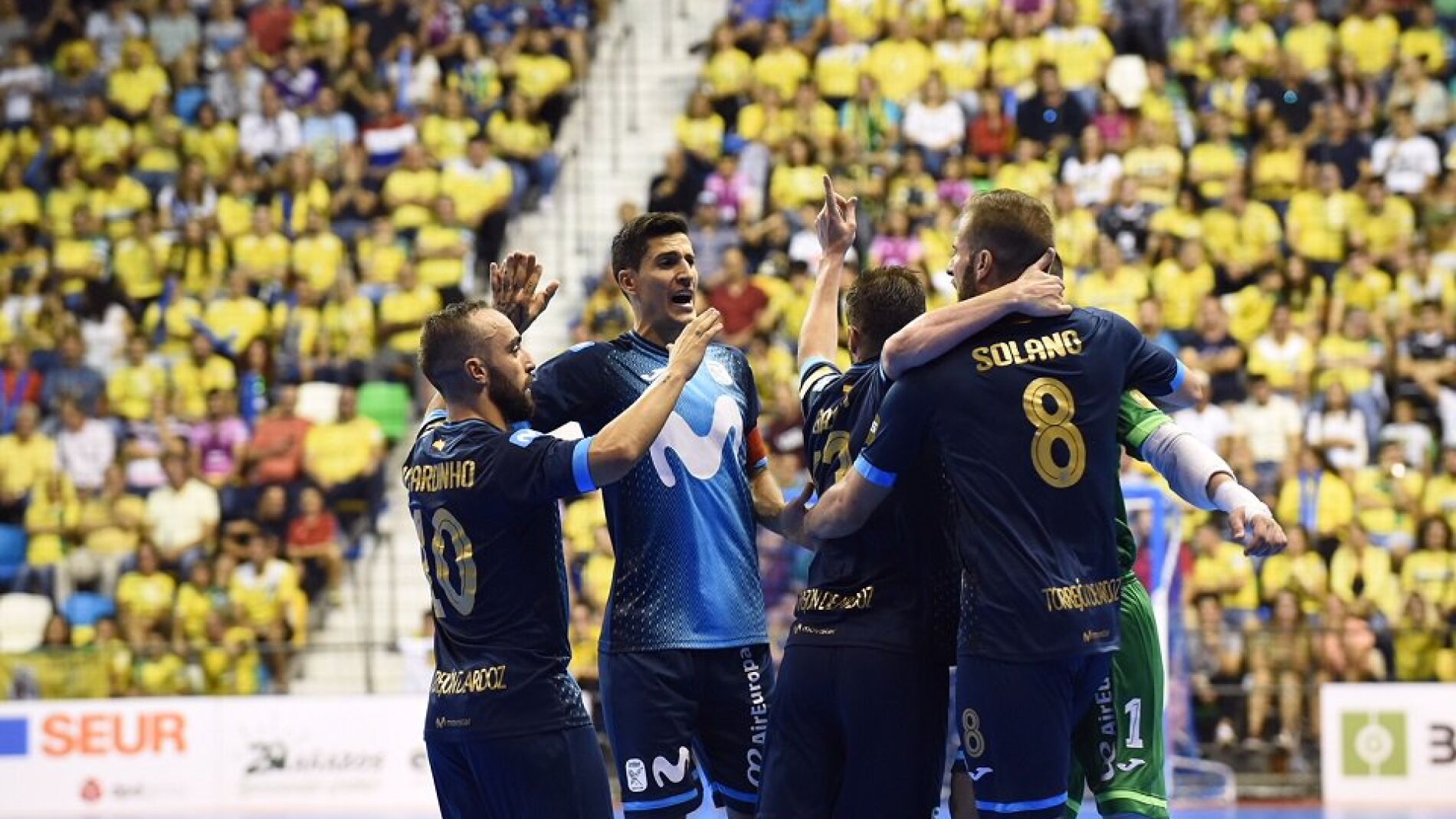 Los jugadores del Movistar Inter celebran la victoria