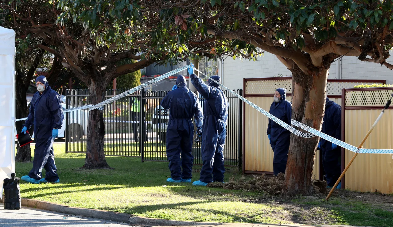 La policía australiana ha hallado "al menos cinco cadáveres", que podrían de ser de una mujer y varios niños