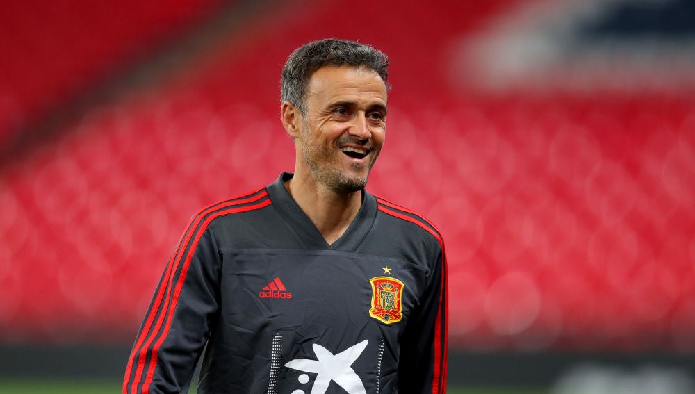 Luis Enrique, sonriente en un entrenamiento con la Selección