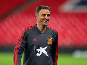 Luis Enrique, sonriente en un entrenamiento con la Selección Luis Enrique, sonriente en un entrenamiento con la Selección