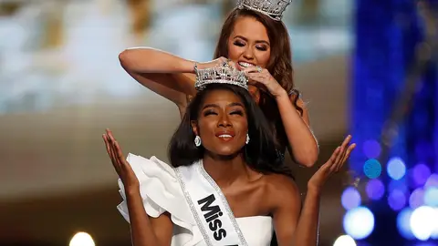 Miss Nueva York, Nia Imani Franklin, tras ser proclamada 'Miss América' Miss New York, Nia Imani Franklin, tras ser proclamada 'Miss América'